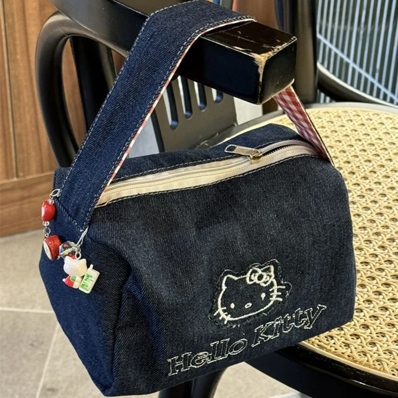 Travel Accessories Needed - High-value cartoon cat portable makeup wash