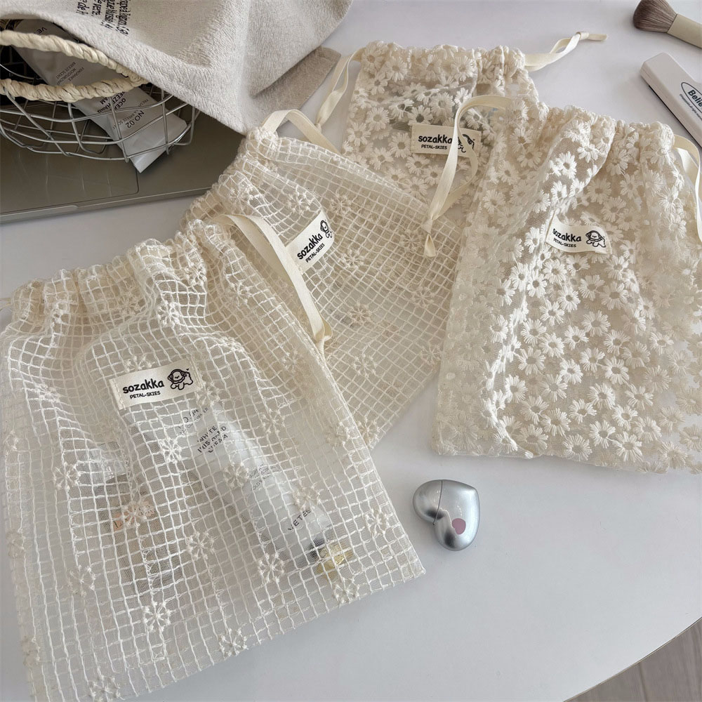 Travel Accessories Usa - Lace Embroidered Daisy Mesh Drawstring Makeup