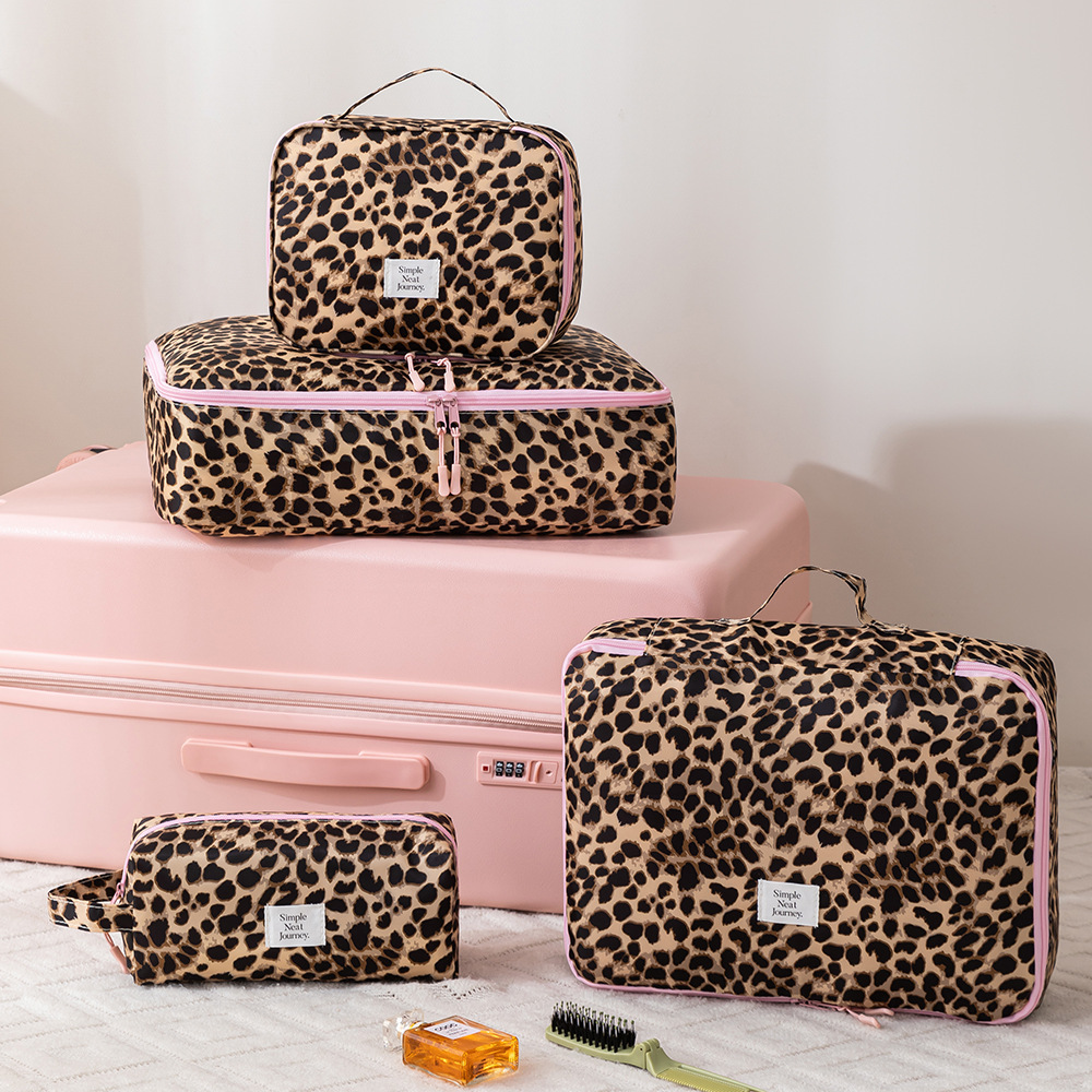 Leopard Makeup Bag Toiletry Cl - Travel Accessories Needed recension och pris