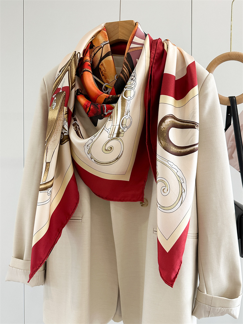 Horse Silk Scarf Luxury Design - Travel Accessories For Women recension och pris