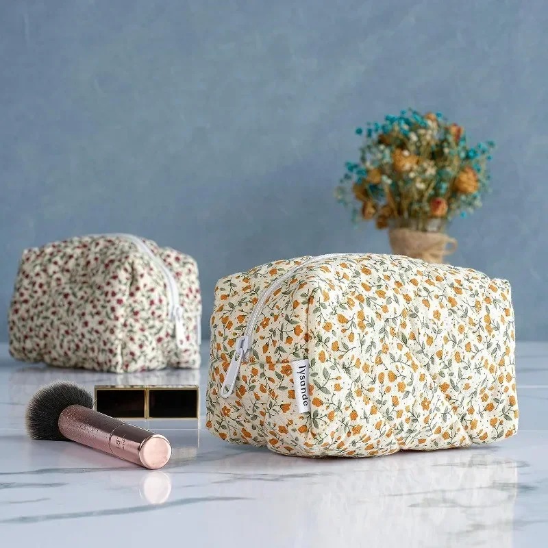 Storage Organizer Floral Puffy - Travel Accessories Needed recension och pris