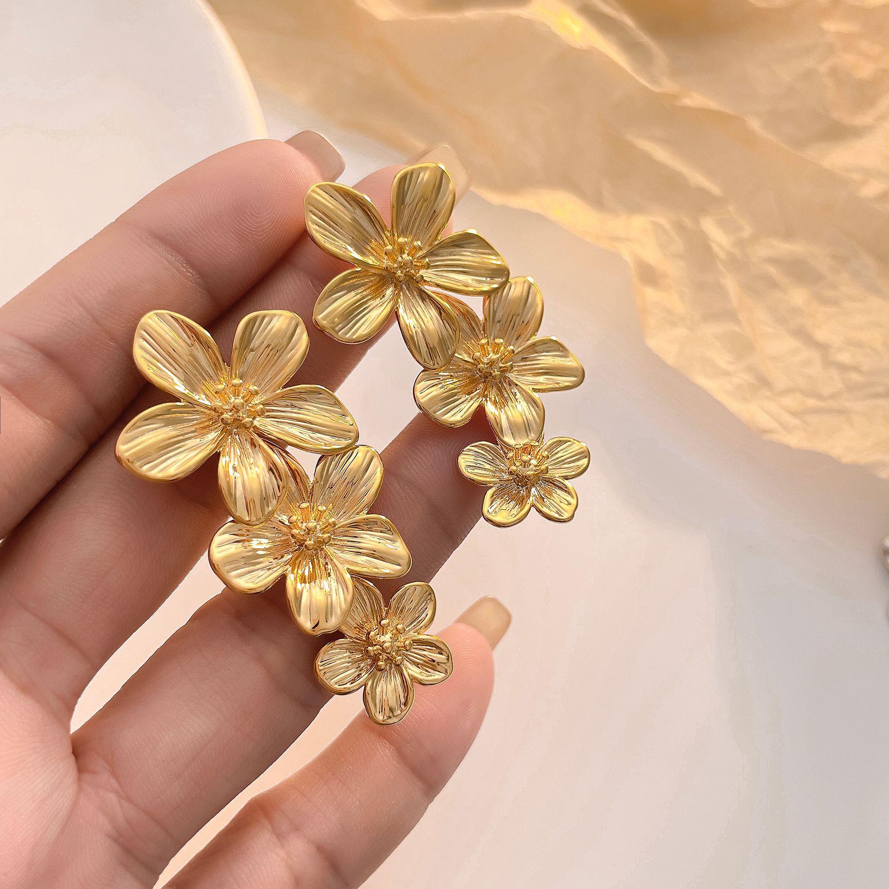 Kshmir Metal Flower Tassel Ear - Travel Accessories For Europe recension och pris